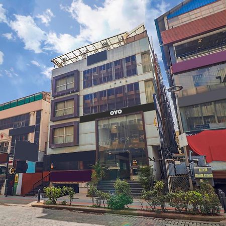 Collection O 29 Church'S Inn Near Cubbon Park Bangalore Bagian luar foto